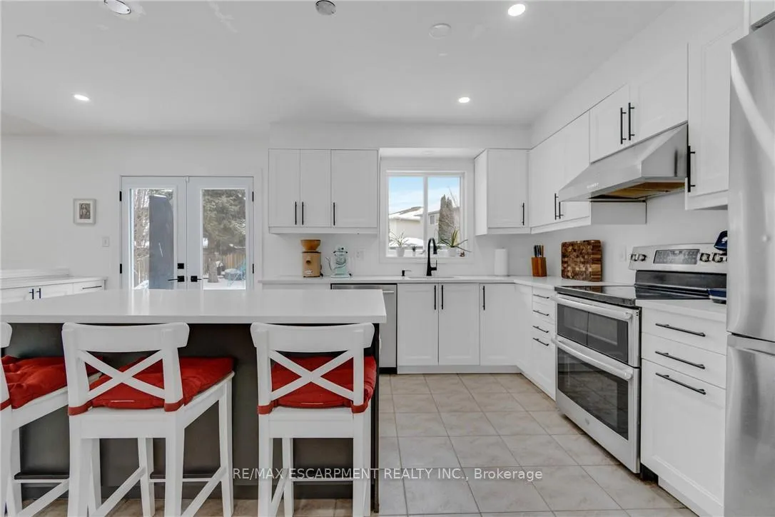 Photo 10 of 191 Hawkswood Trail, Hamilton, Carpenter — HOMEH