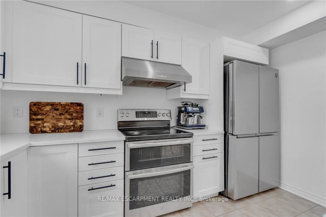 Photo 16 of 191 Hawkswood Trail, Hamilton, Carpenter — HOMEH
