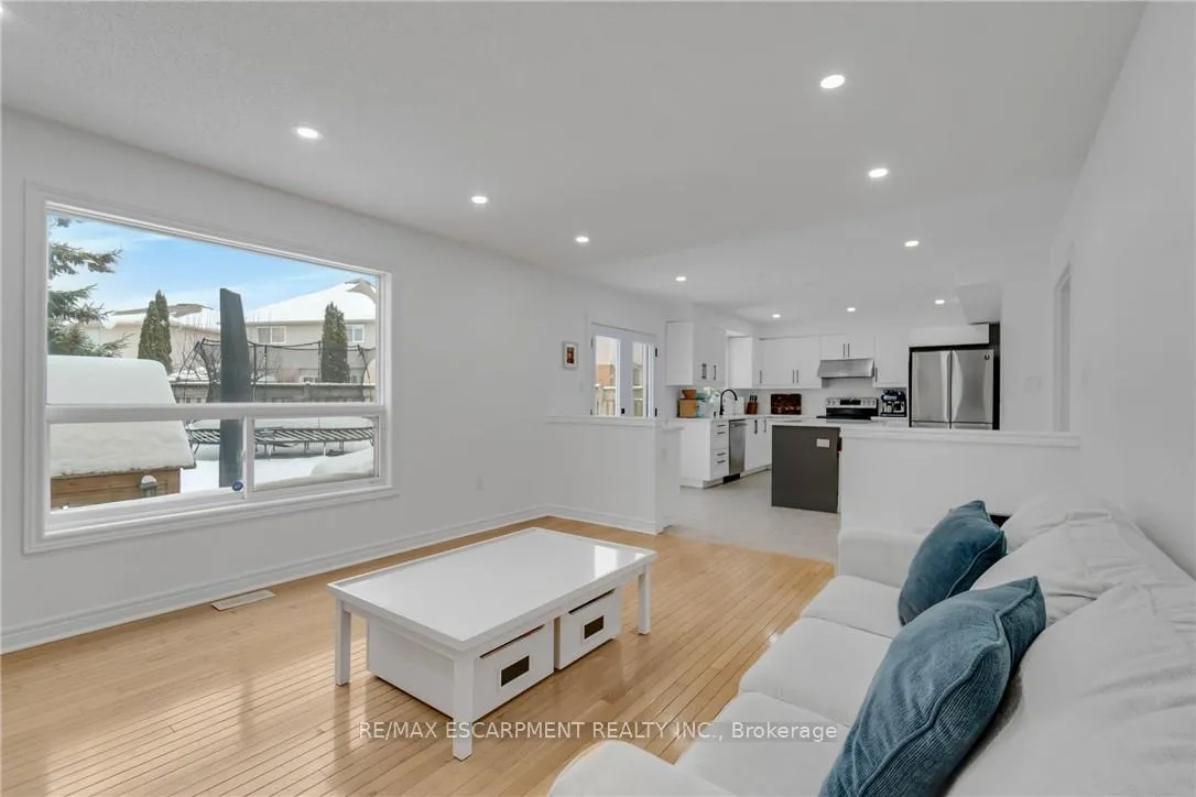 Photo 21 of 191 Hawkswood Trail, Hamilton, Carpenter — HOMEH