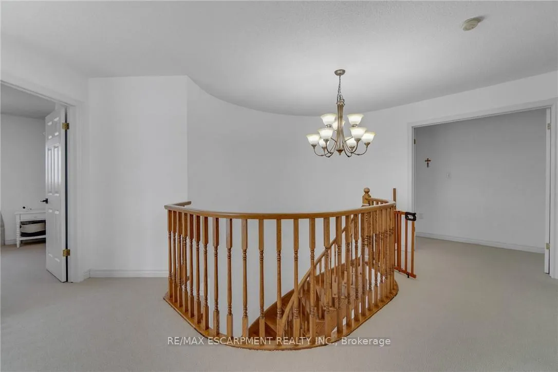 Photo 26 of 191 Hawkswood Trail, Hamilton, Carpenter — HOMEH