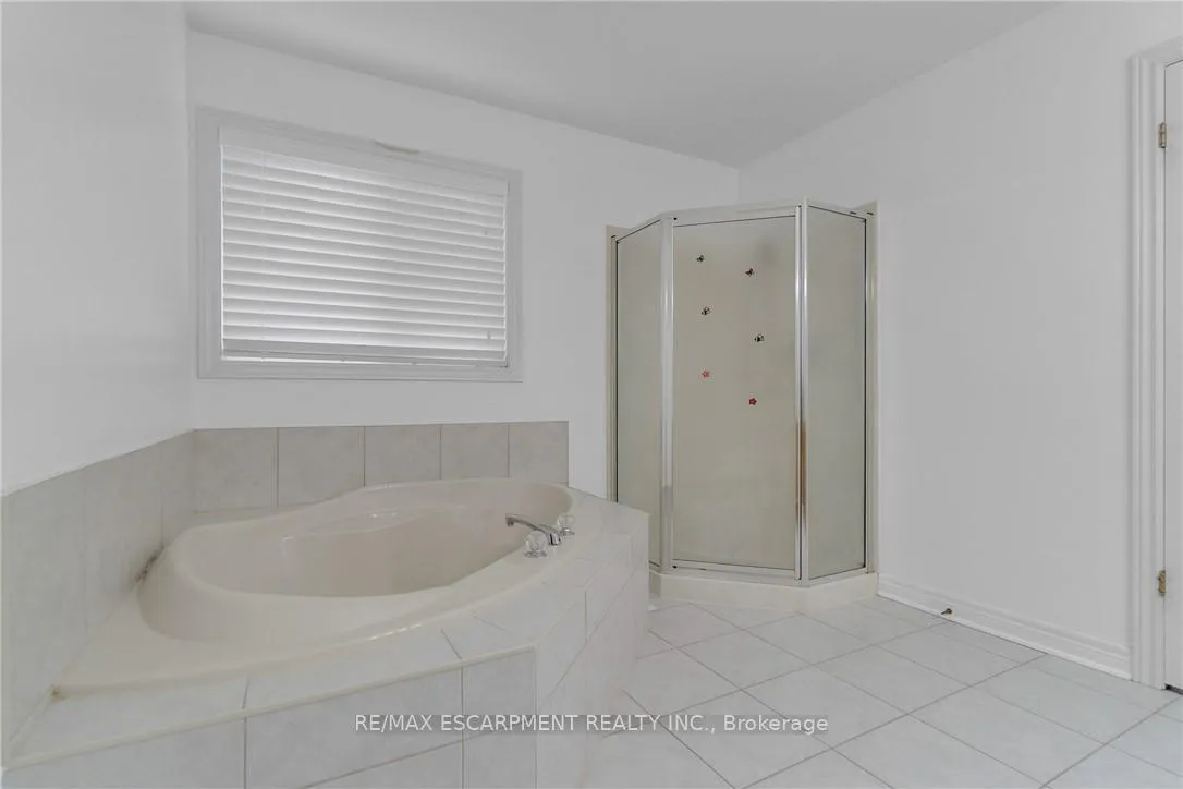 Photo 28 of 191 Hawkswood Trail, Hamilton, Carpenter — HOMEH