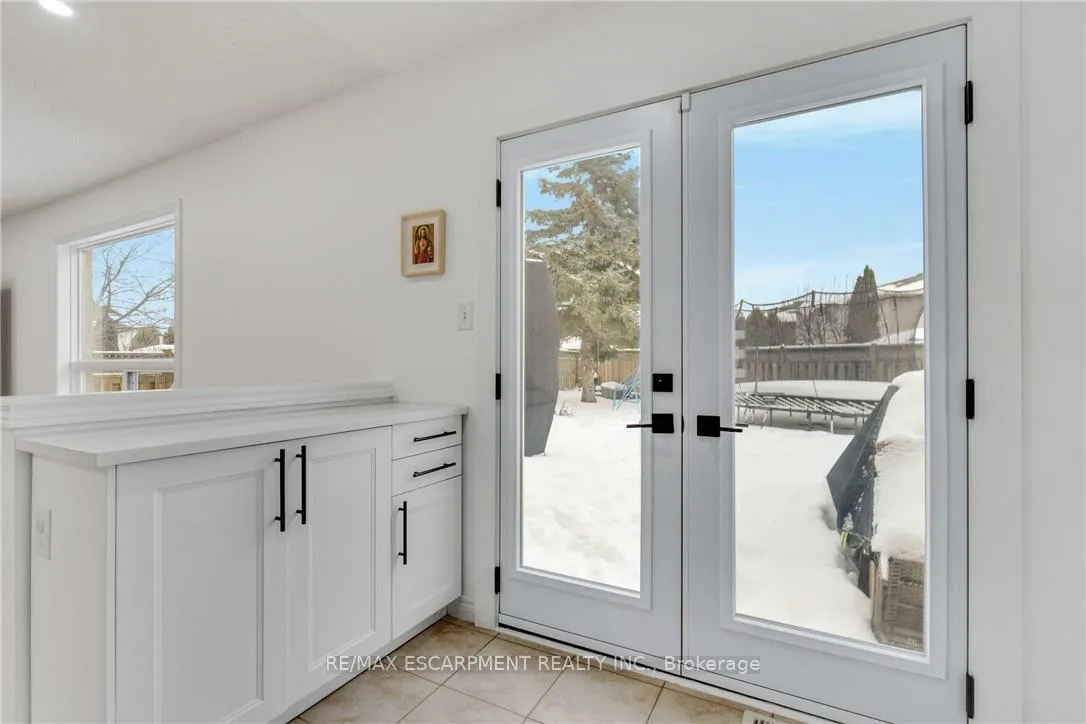 Photo 40 of 191 Hawkswood Trail, Hamilton, Carpenter — HOMEH