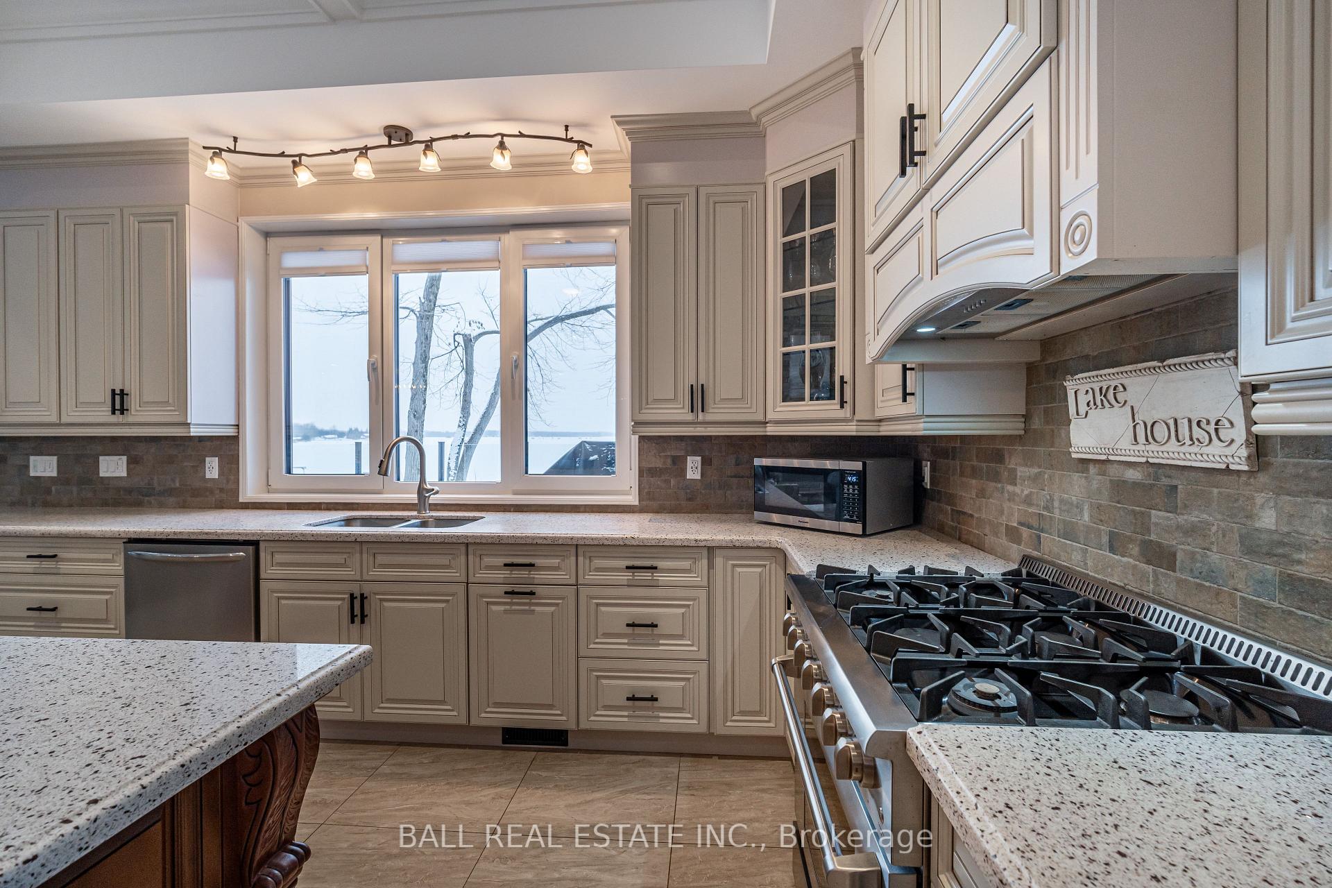 Photo 13 of 55 Lakeshore Boulevard, Selwyn — HOMEH