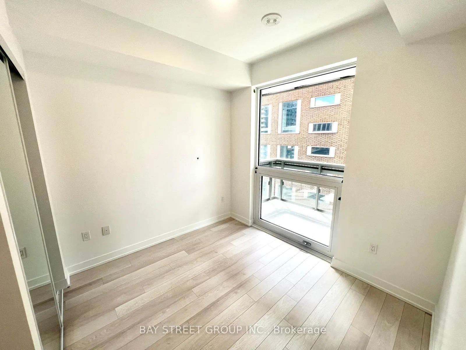 Photo 12 of Unit 904, 39 Roehampton Avenue, Toronto, Mount Pleasant West — HOMEH