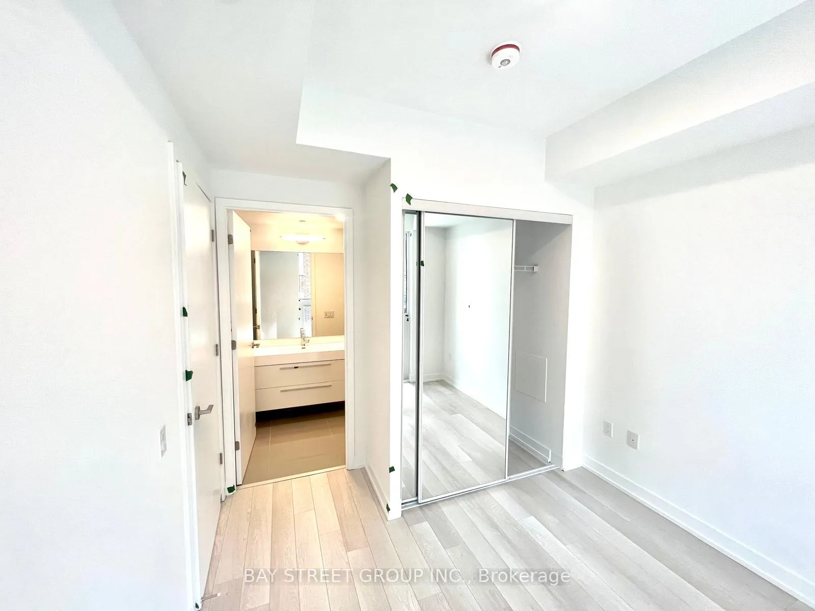 Photo 13 of Unit 904, 39 Roehampton Avenue, Toronto, Mount Pleasant West — HOMEH