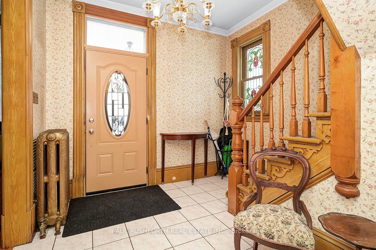 Photo 3 of 46 Mcgill Street N, Smiths Falls — HOMEH
