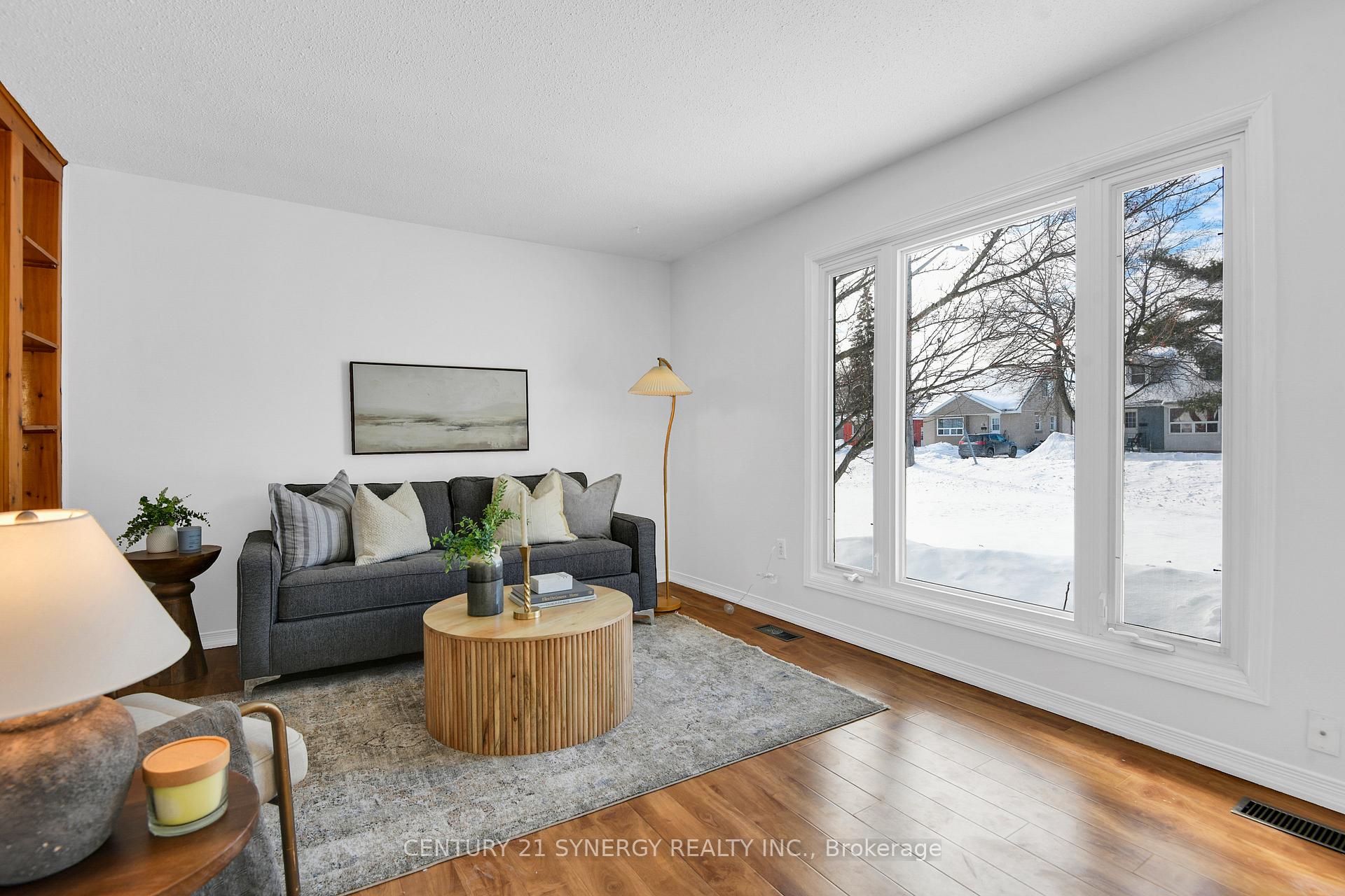 Photo 4 of 51 Jasper Avenue, Smiths Falls — HOMEH