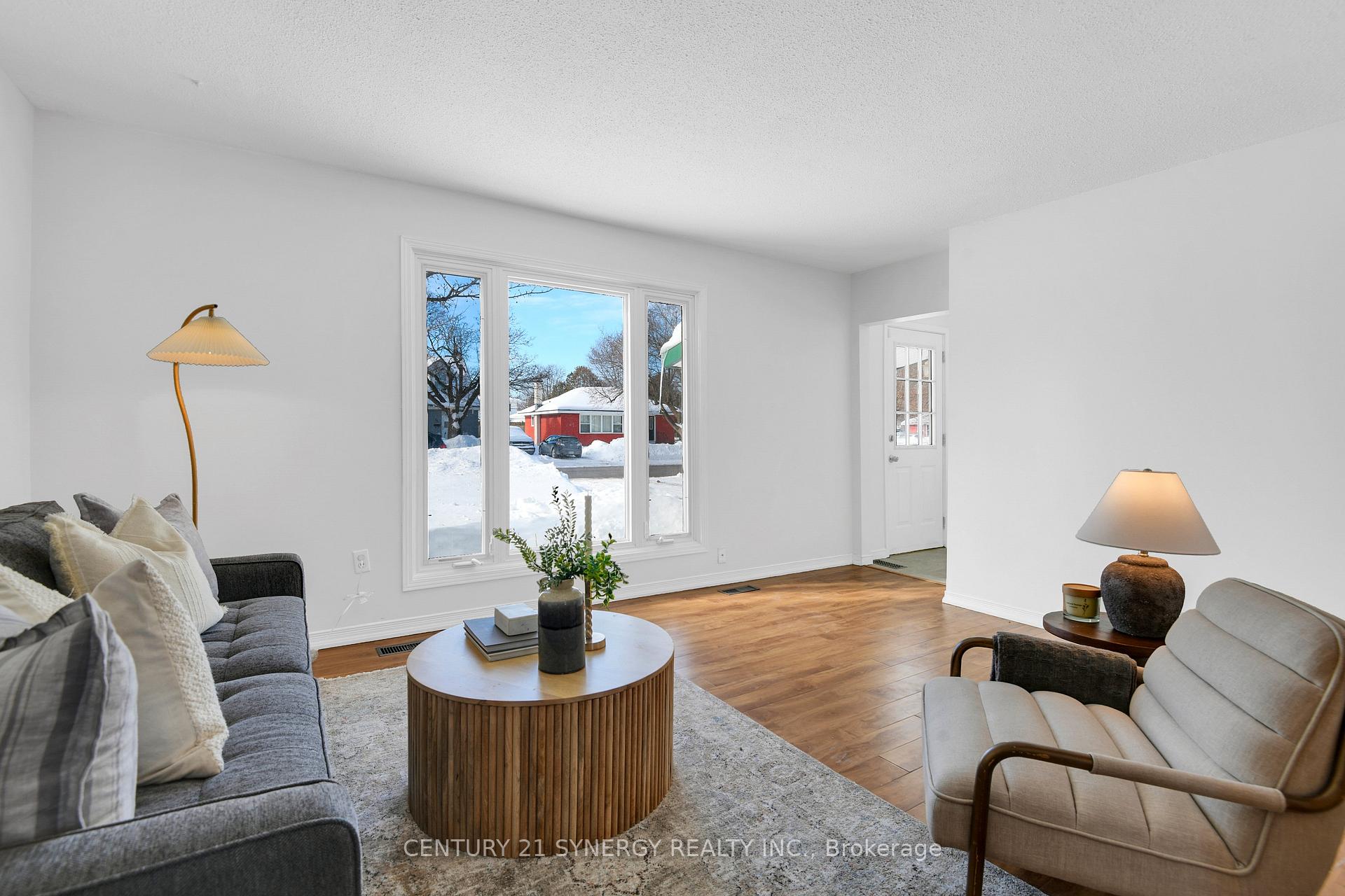 Photo 5 of 51 Jasper Avenue, Smiths Falls — HOMEH