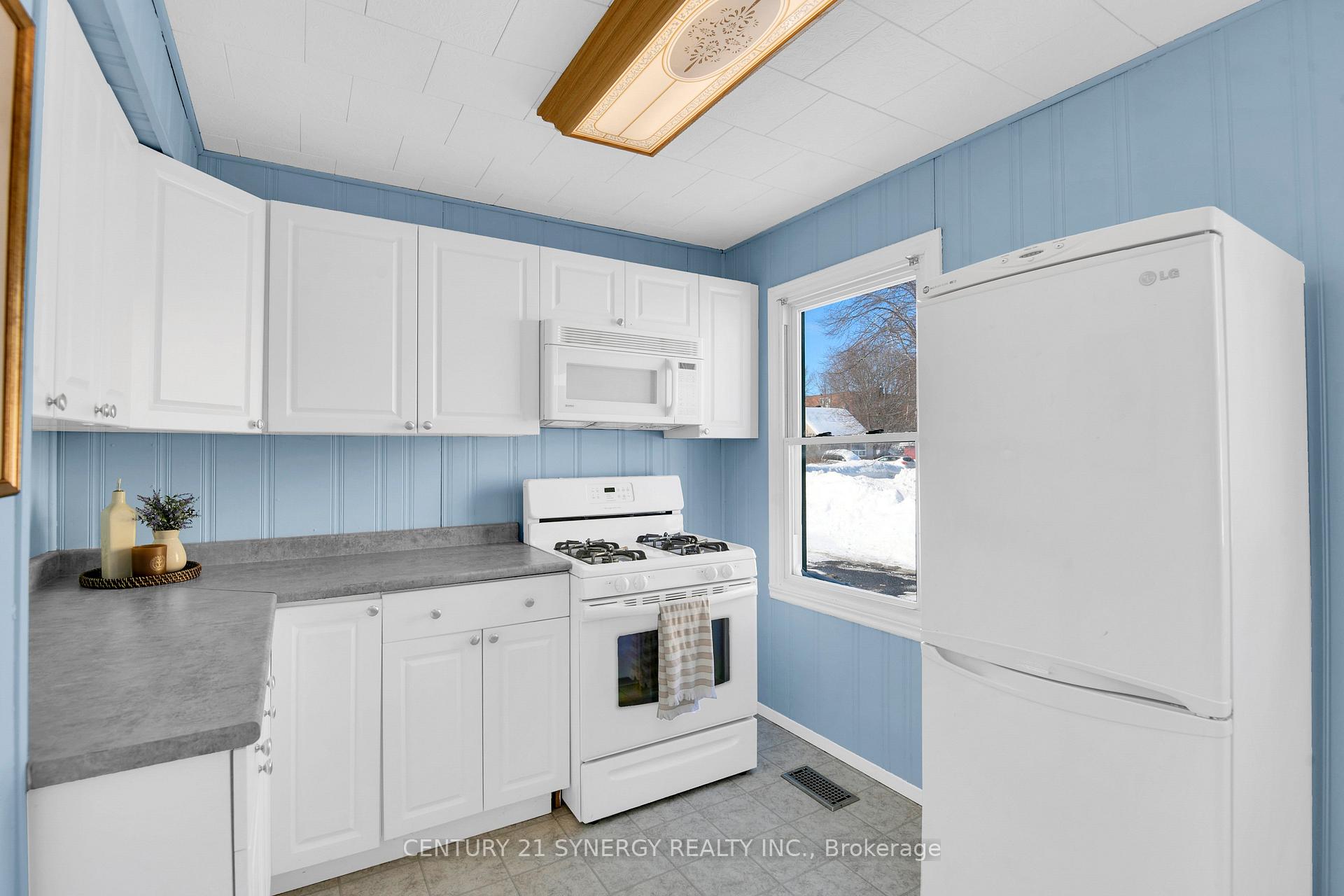 Photo 11 of 51 Jasper Avenue, Smiths Falls — HOMEH