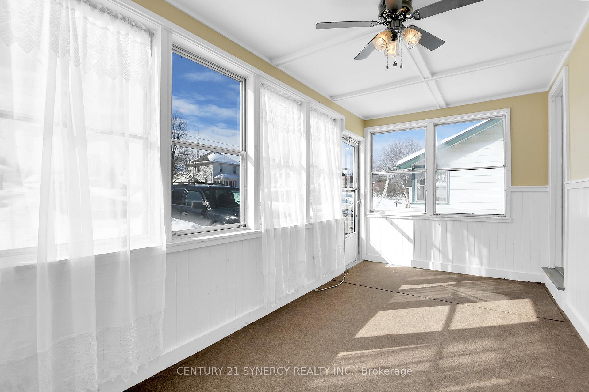 Photo 24 of 39 Jasper Avenue, Smiths Falls — HOMEH