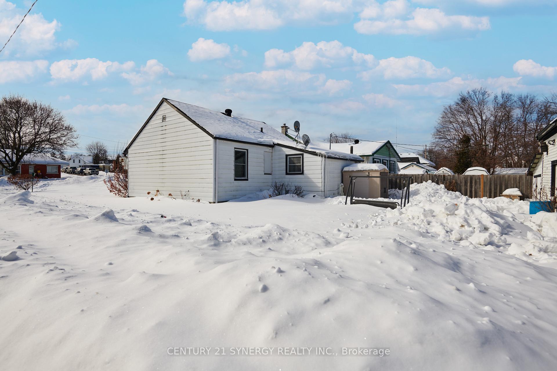 Photo 29 of 39 Jasper Avenue, Smiths Falls — HOMEH