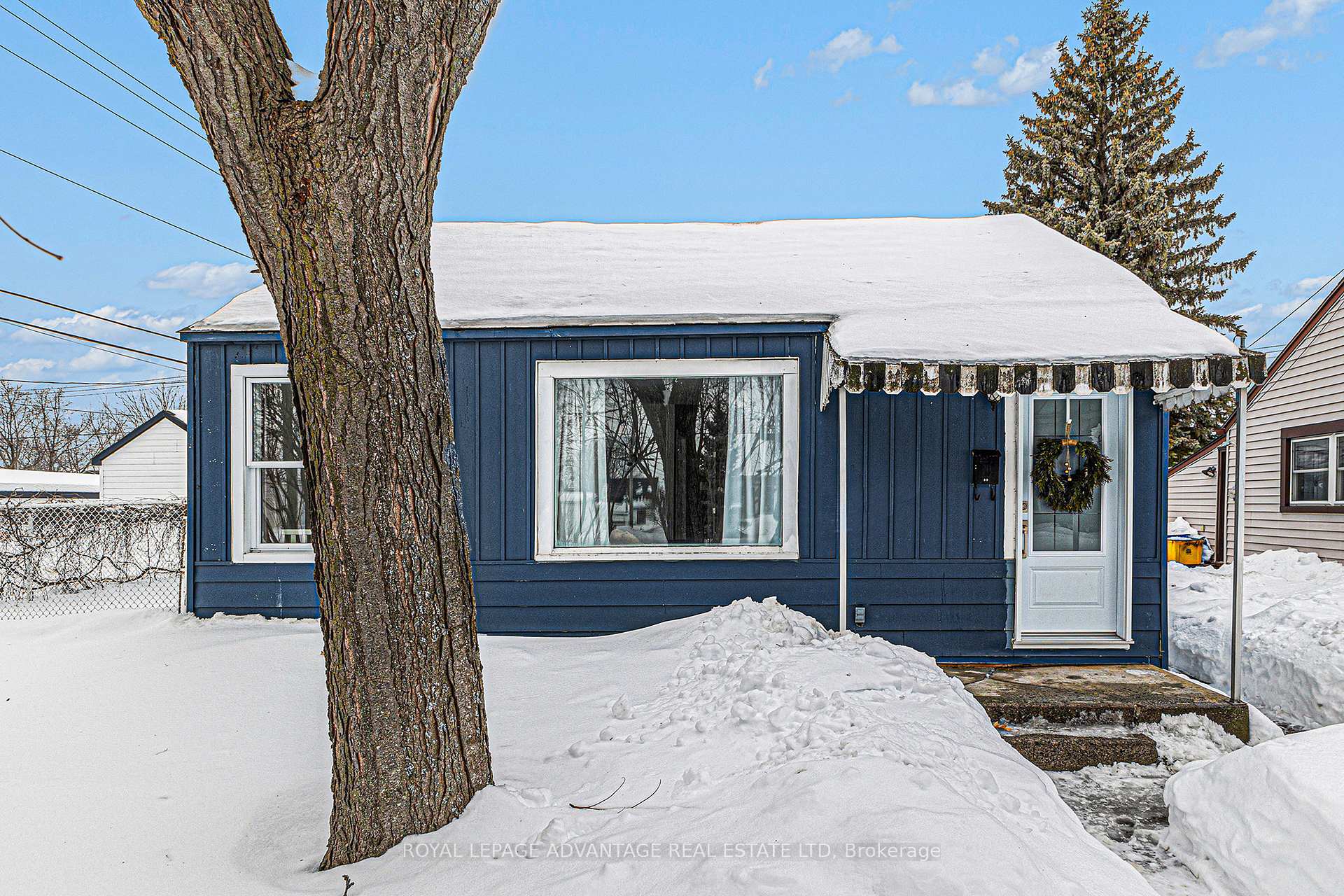 Photo 2 of 21 Mckenzie Avenue, Smiths Falls — HOMEH