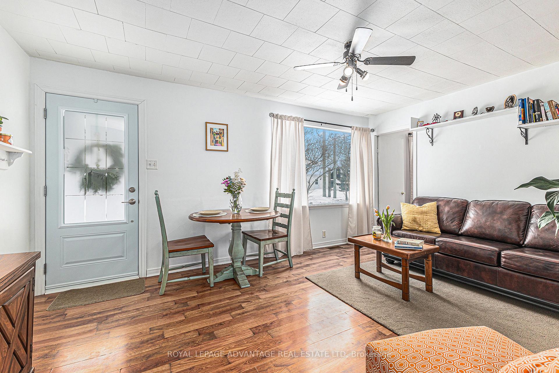 Photo 6 of 21 Mckenzie Avenue, Smiths Falls — HOMEH