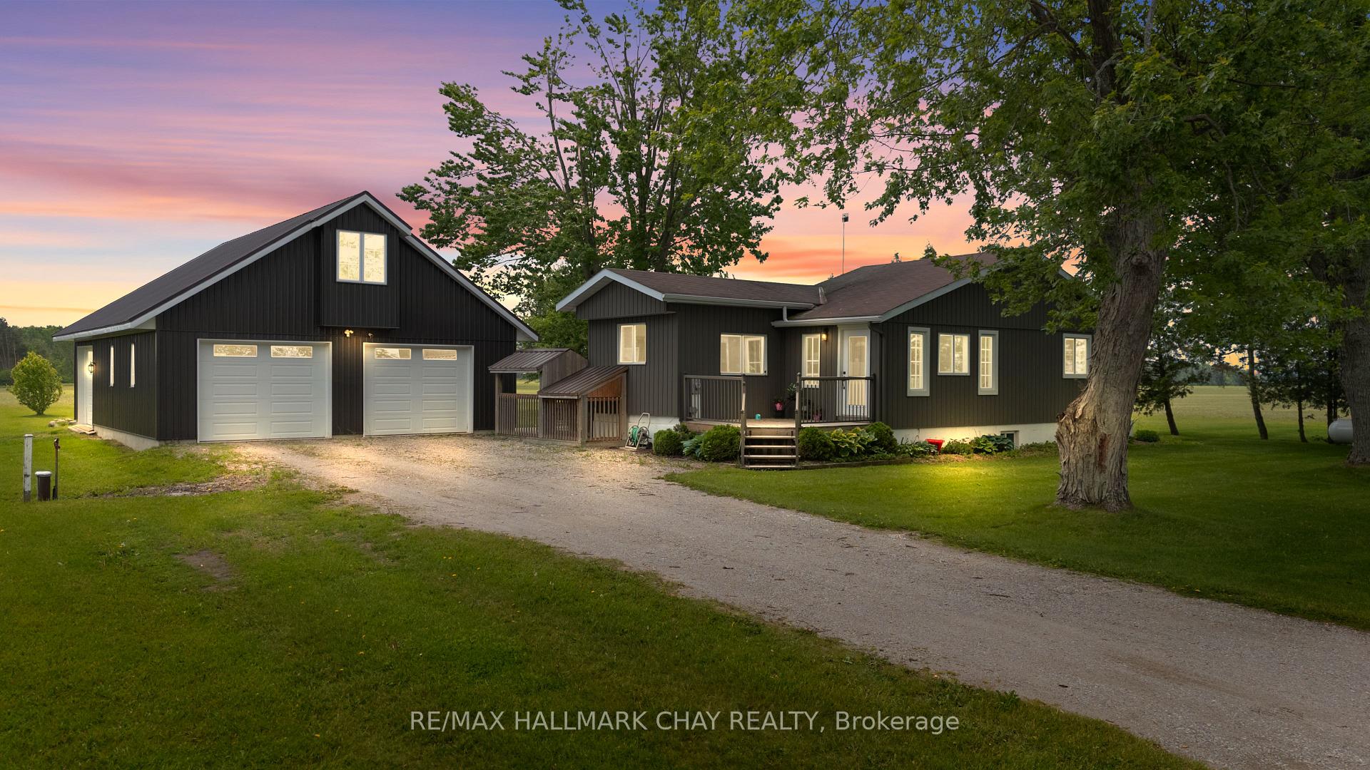Front of 2533 Flos 3 Road W