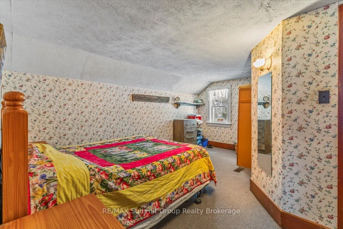 Photo 13 of 595181 4th Line, Blue Mountains — HOMEH