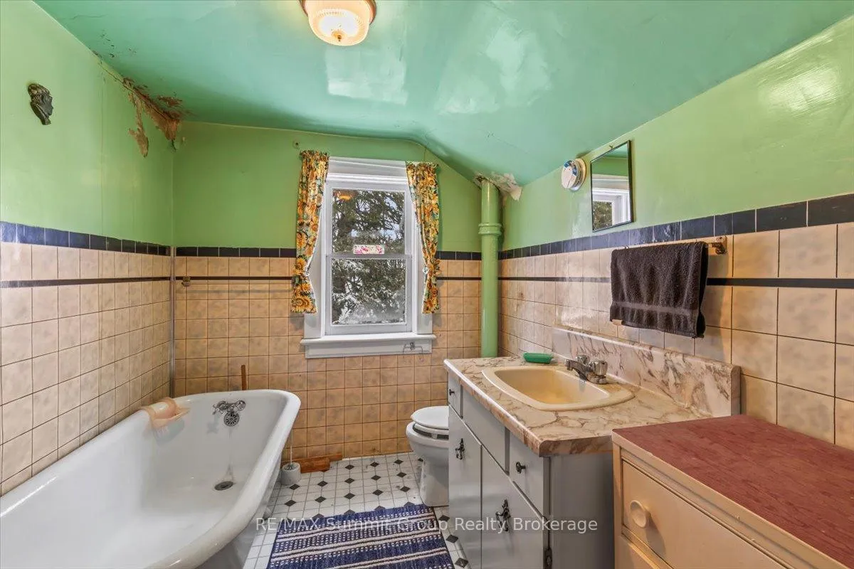 Photo 15 of 595181 4th Line, Blue Mountains — HOMEH