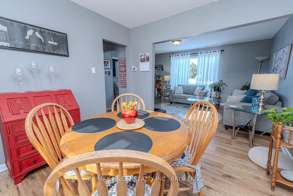 Photo 8 of 49 Beech Crescent, Smiths Falls — HOMEH