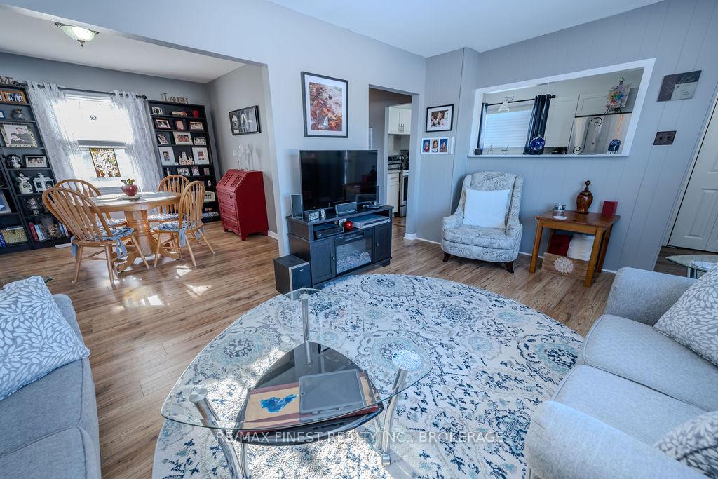 Photo 11 of 49 Beech Crescent, Smiths Falls — HOMEH