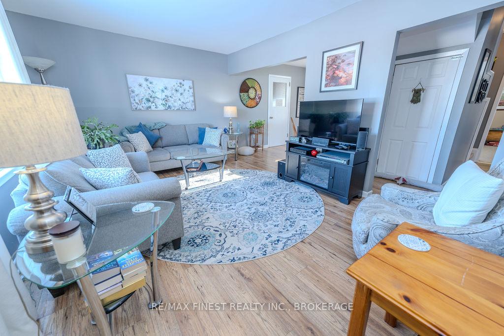 Photo 13 of 49 Beech Crescent, Smiths Falls — HOMEH