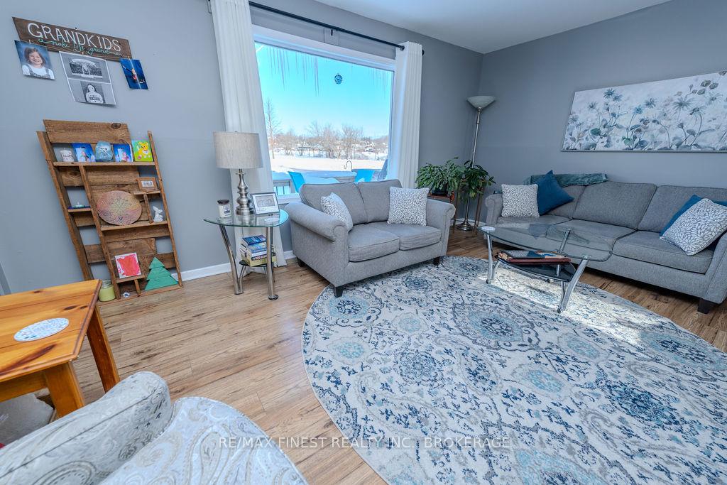Photo 14 of 49 Beech Crescent, Smiths Falls — HOMEH