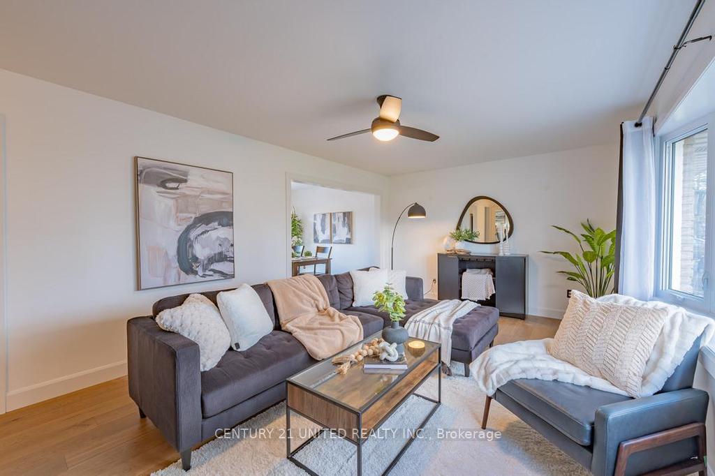 Photo 4 of 683 Deerfield Crescent, Selwyn — HOMEH