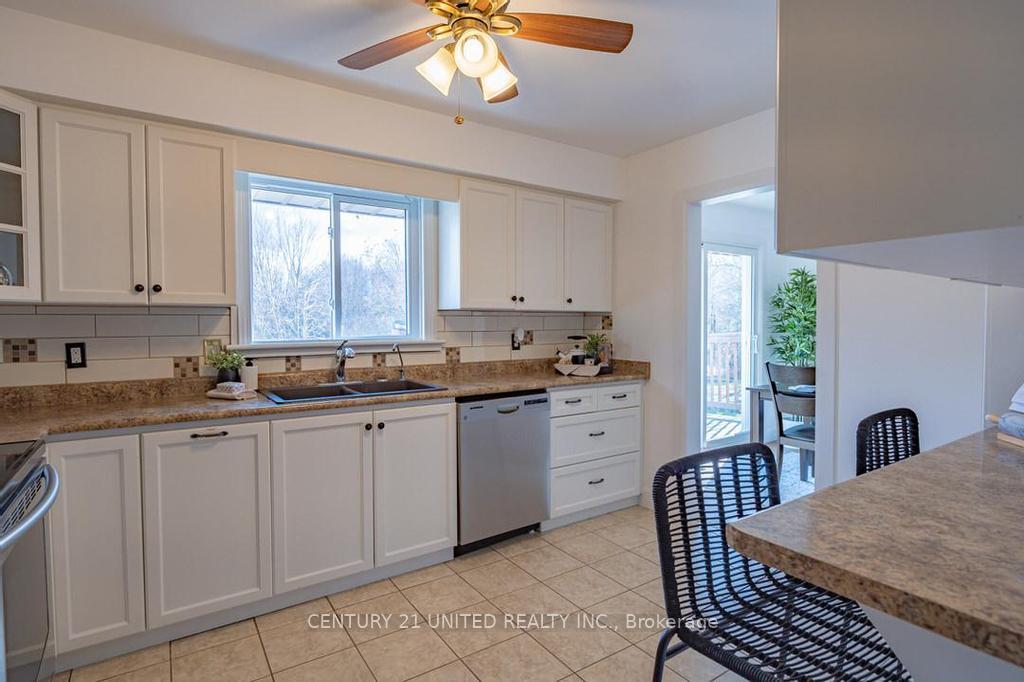Photo 9 of 683 Deerfield Crescent, Selwyn — HOMEH
