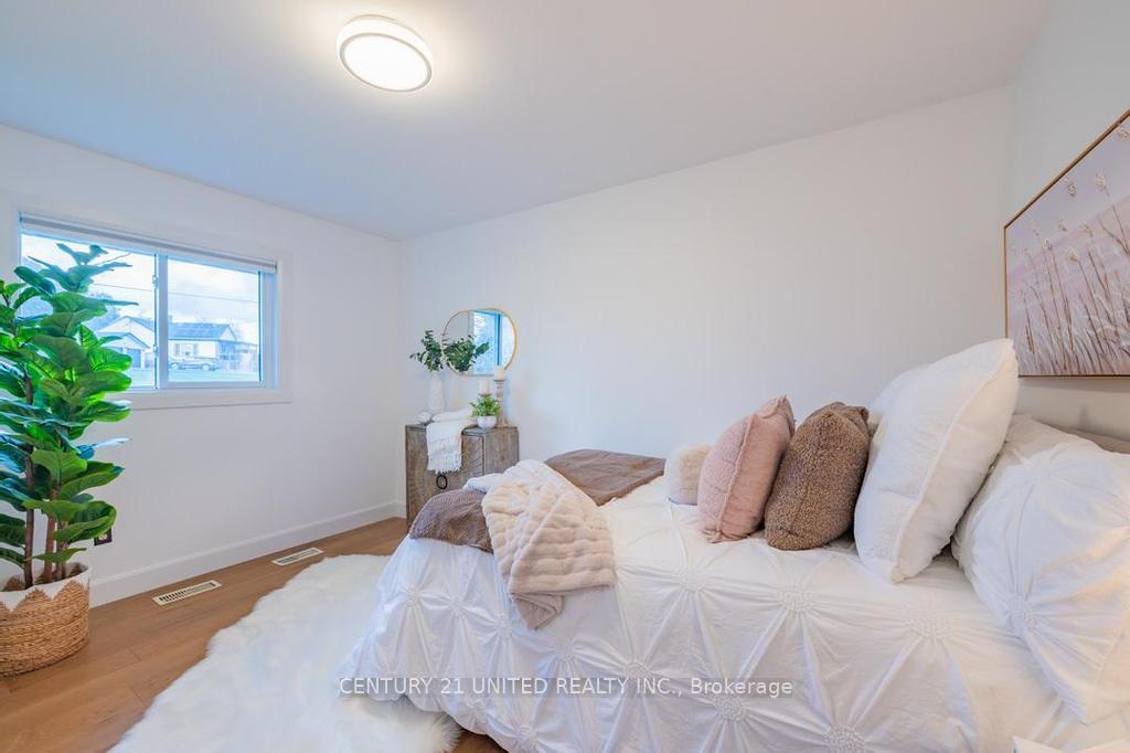 Photo 11 of 683 Deerfield Crescent, Selwyn — HOMEH