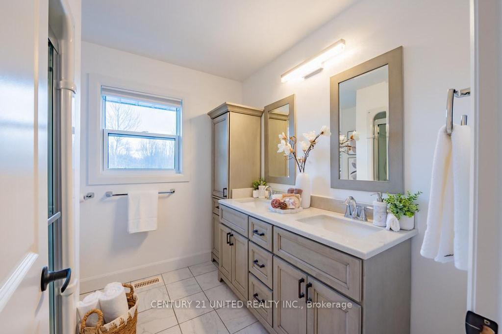 Photo 13 of 683 Deerfield Crescent, Selwyn — HOMEH