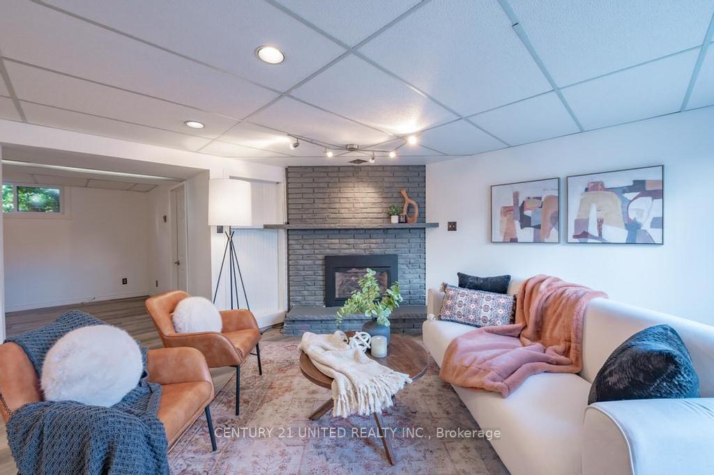 Photo 14 of 683 Deerfield Crescent, Selwyn — HOMEH