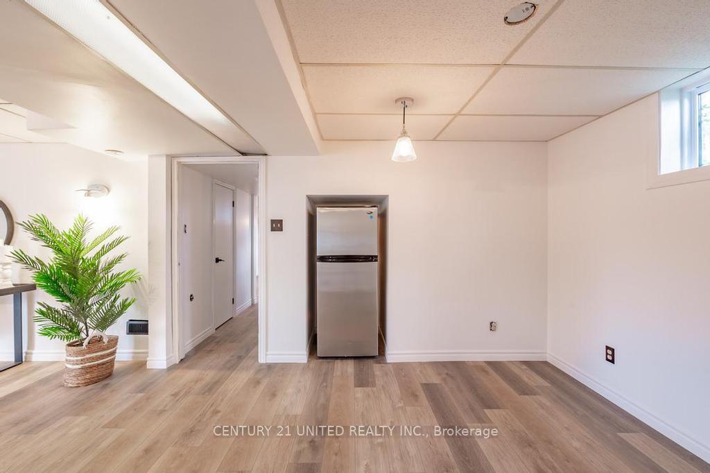 Photo 16 of 683 Deerfield Crescent, Selwyn — HOMEH