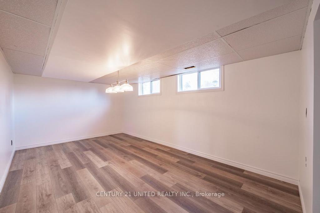 Photo 17 of 683 Deerfield Crescent, Selwyn — HOMEH