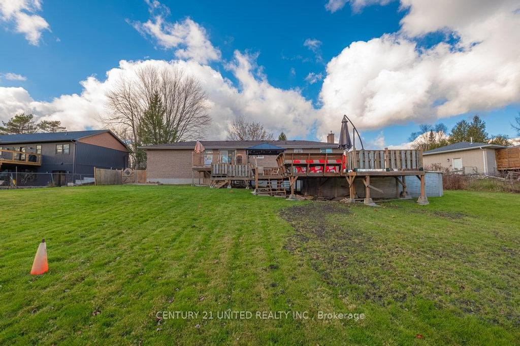 Photo 21 of 683 Deerfield Crescent, Selwyn — HOMEH