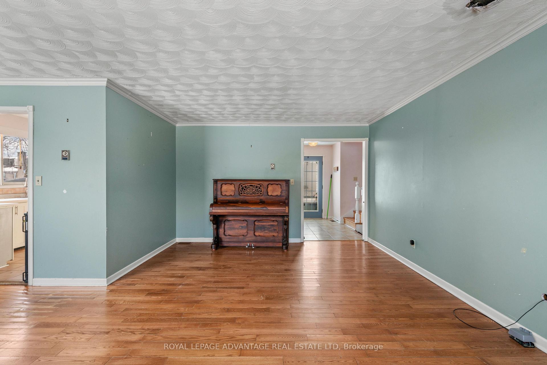 Photo 18 of 69 Vincent Street, Smiths Falls — HOMEH