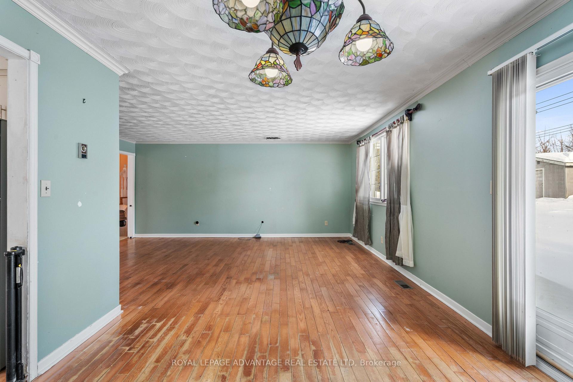 Photo 20 of 69 Vincent Street, Smiths Falls — HOMEH