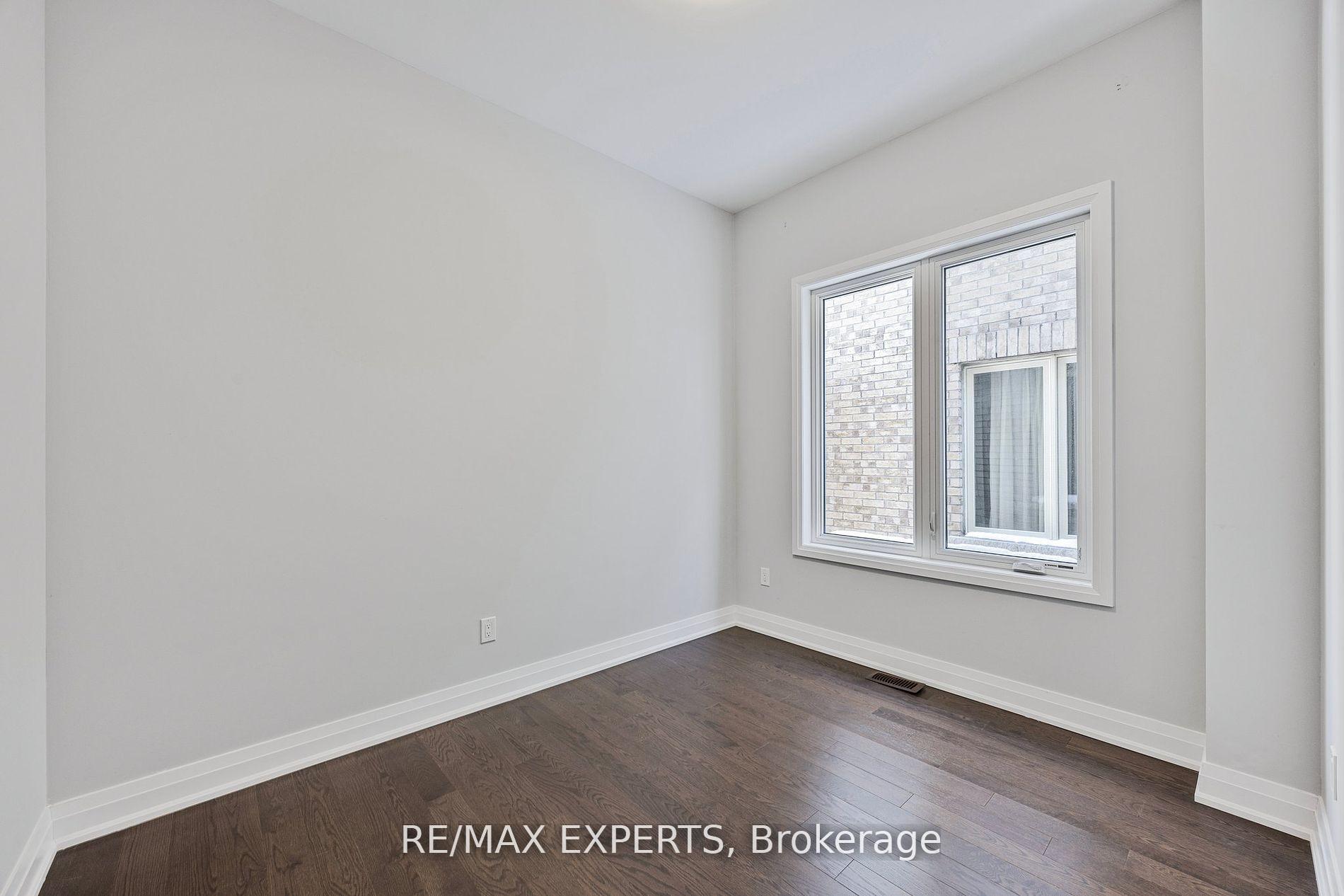 Photo 17 of 10 Periwinkle Road, Springwater, Midhurst — HOMEH