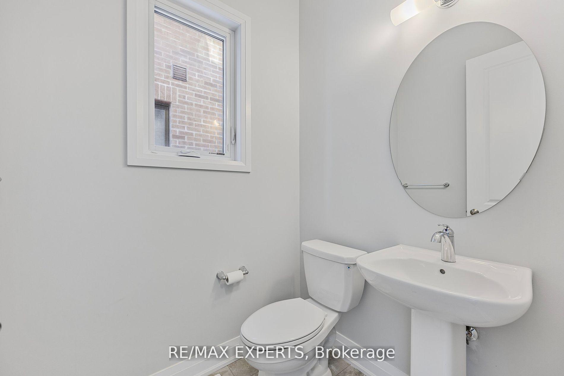 Photo 18 of 10 Periwinkle Road, Springwater, Midhurst — HOMEH
