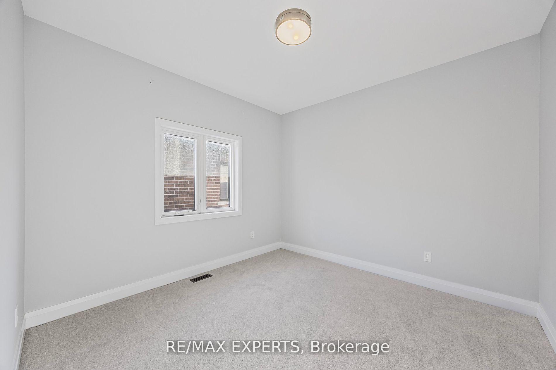 Photo 27 of 10 Periwinkle Road, Springwater, Midhurst — HOMEH