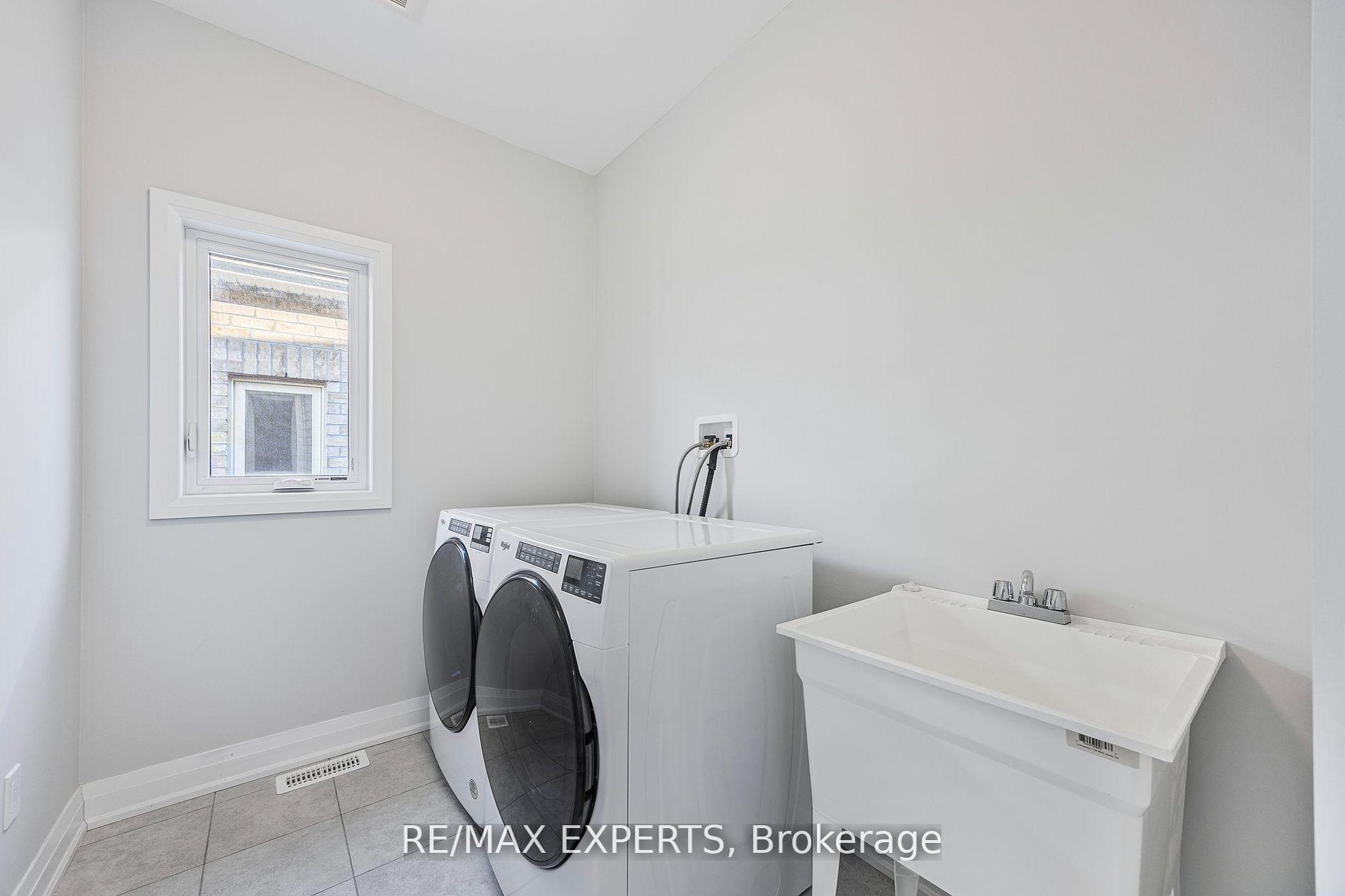 Photo 37 of 10 Periwinkle Road, Springwater, Midhurst — HOMEH