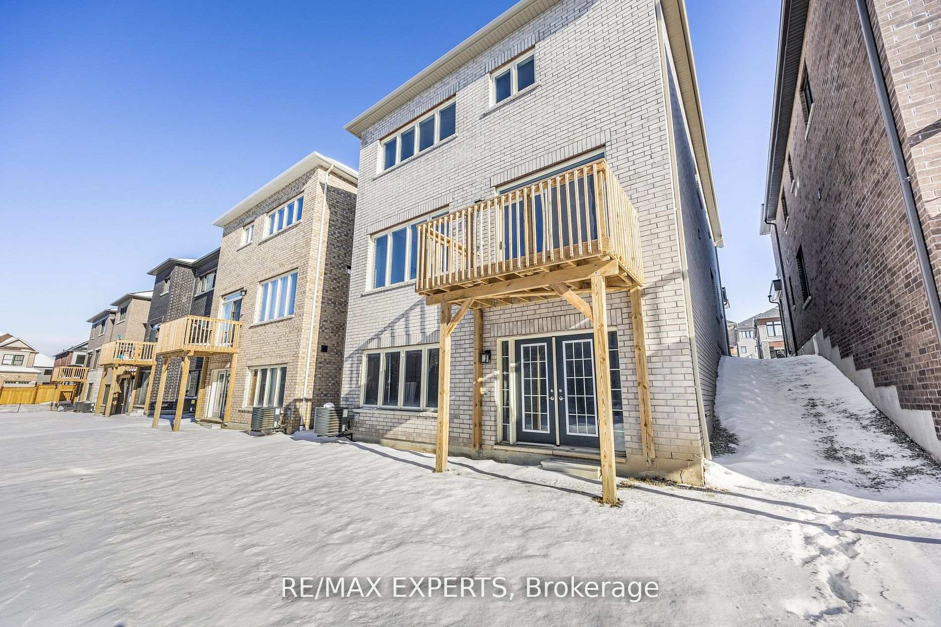 Photo 40 of 10 Periwinkle Road, Springwater, Midhurst — HOMEH