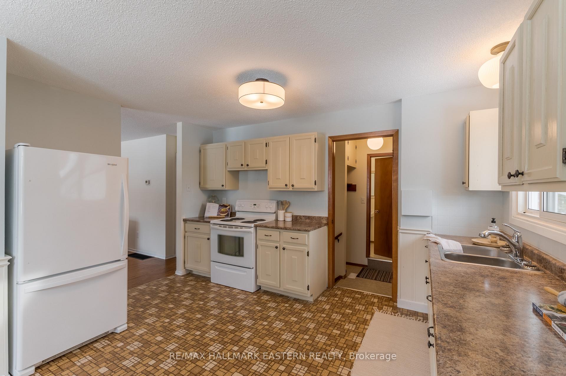 Photo 6 of 69 Ermatinger Street, Selwyn — HOMEH