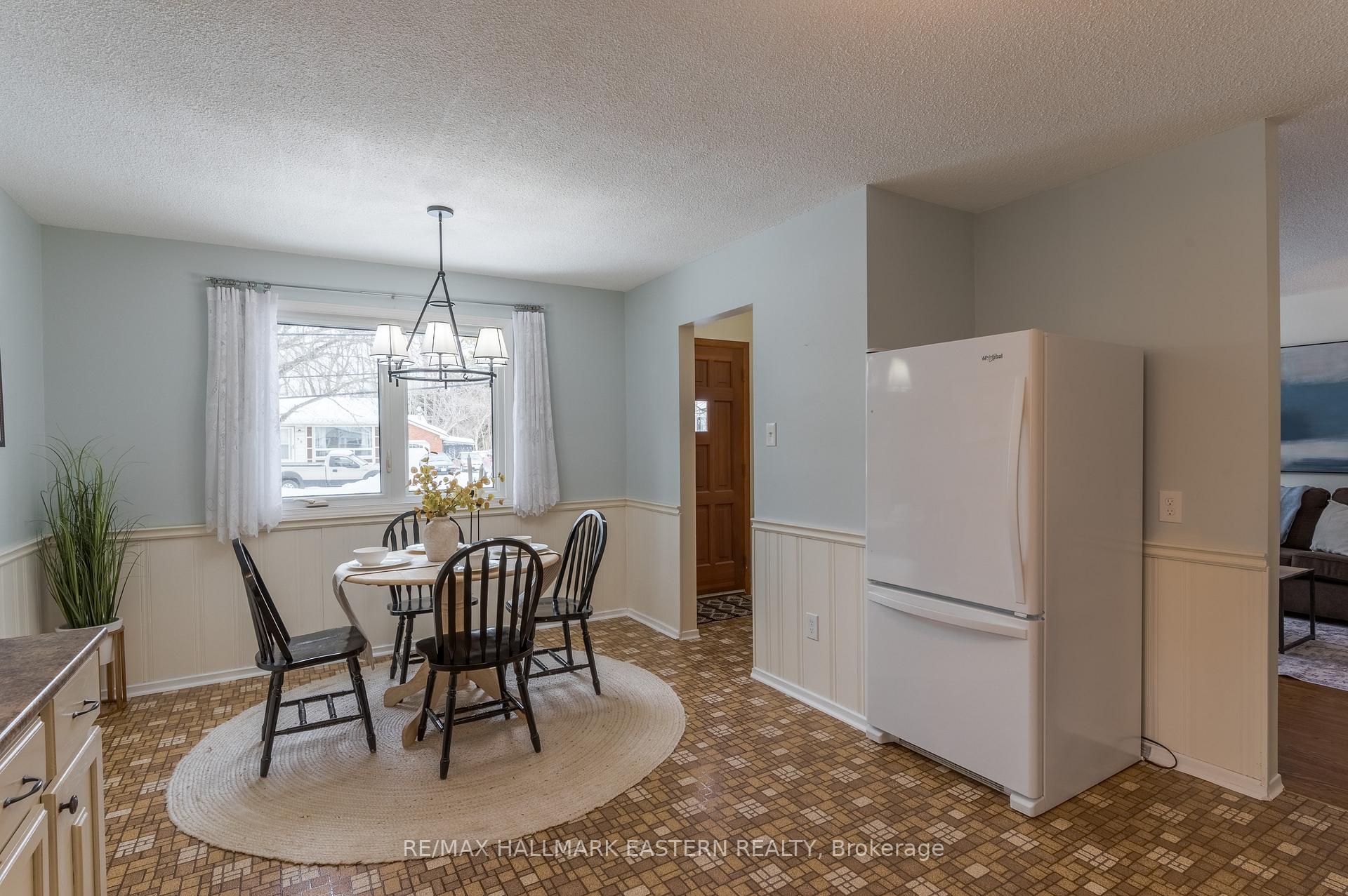 Photo 13 of 69 Ermatinger Street, Selwyn — HOMEH