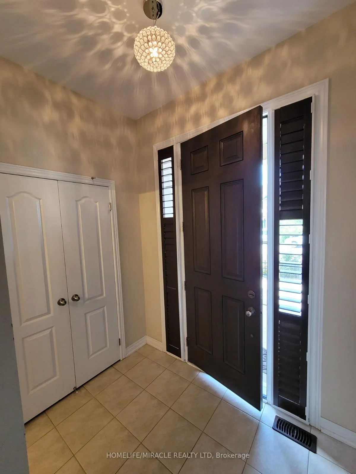 Photo 8 of 7 Campwood Crescent, Brampton, Bram East — HOMEH