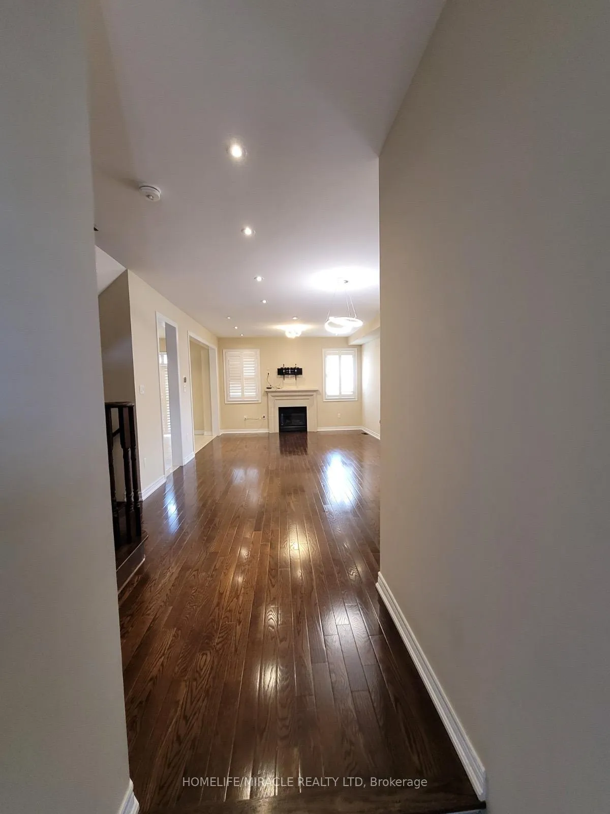 Photo 9 of 7 Campwood Crescent, Brampton, Bram East — HOMEH