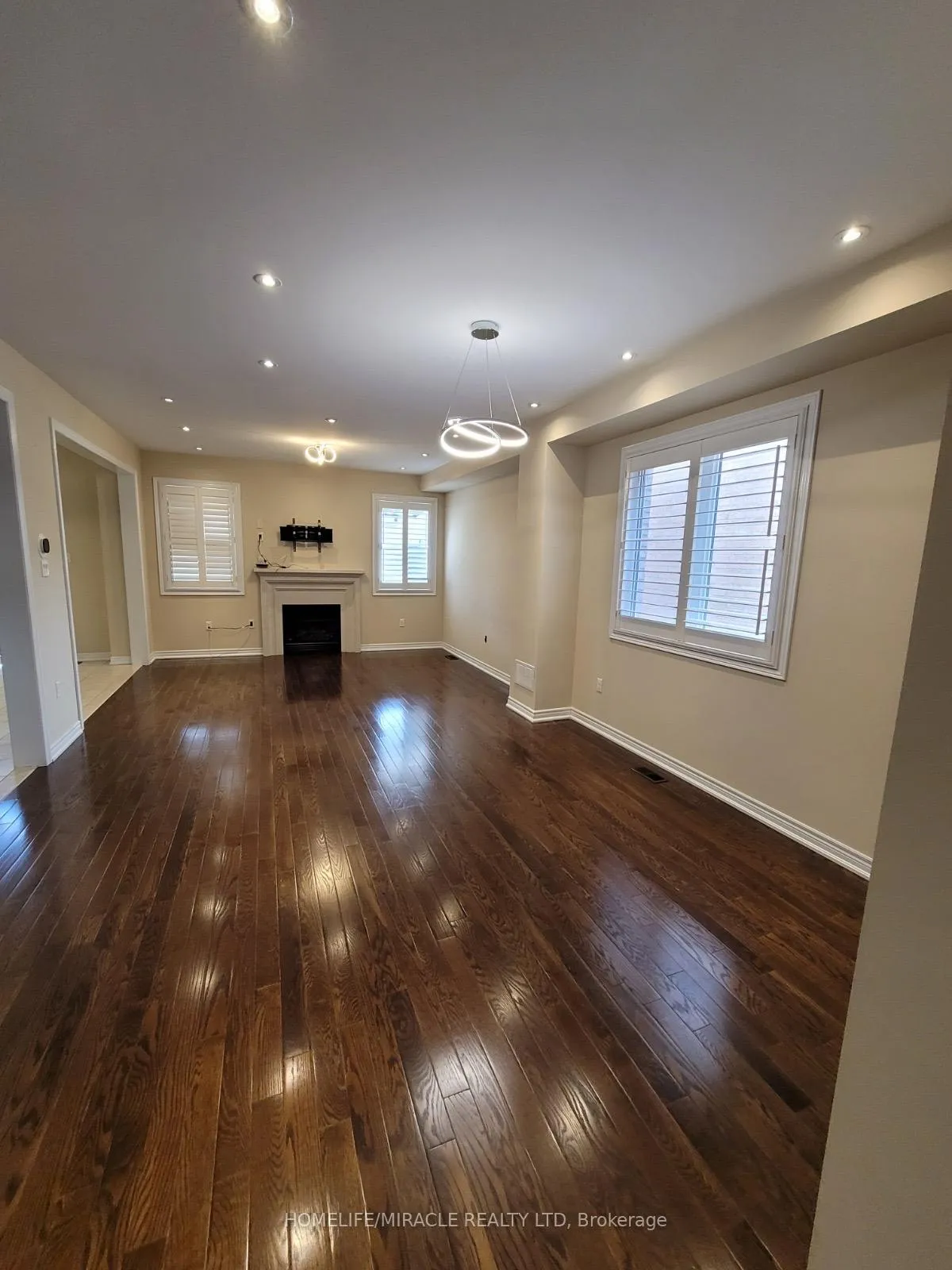 Photo 10 of 7 Campwood Crescent, Brampton, Bram East — HOMEH
