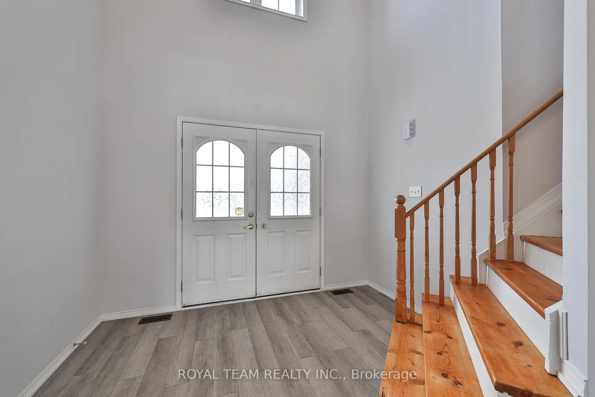 Photo 3 of 186 Madelaine Drive, Barrie, Painswick South — HOMEH