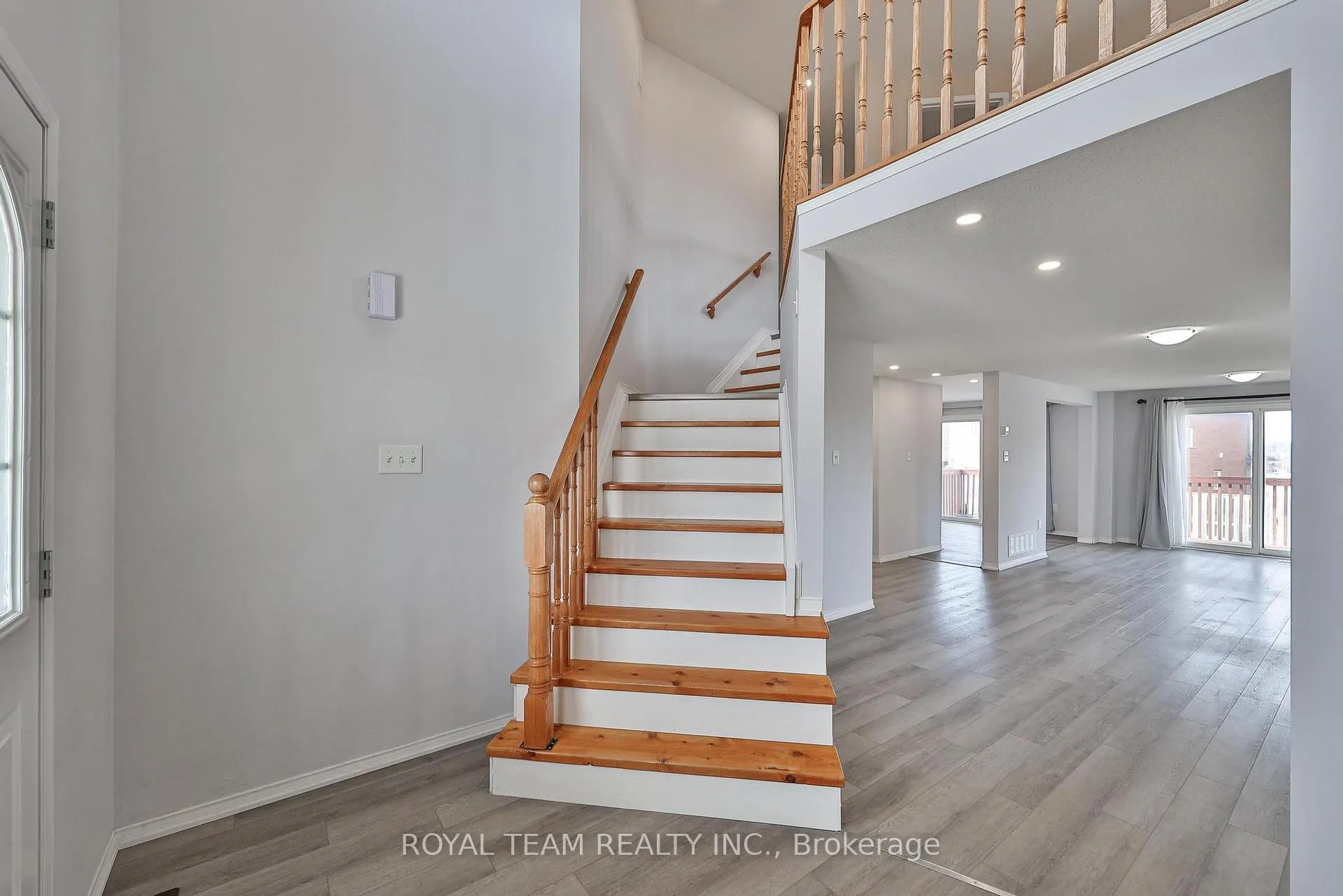 Photo 5 of 186 Madelaine Drive, Barrie, Painswick South — HOMEH