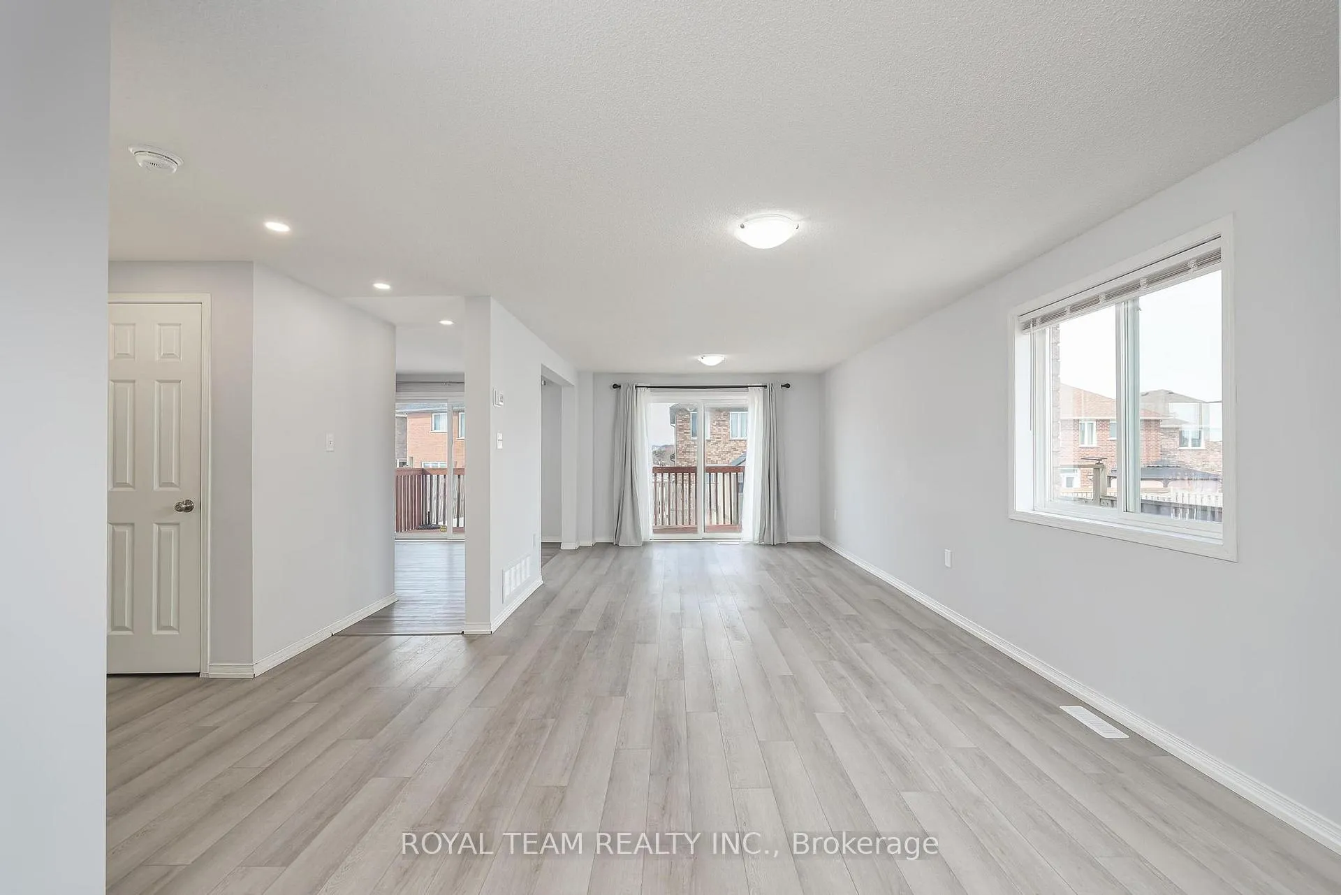 Photo 7 of 186 Madelaine Drive, Barrie, Painswick South — HOMEH