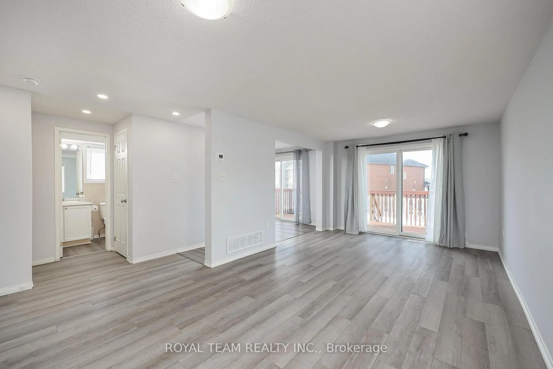 Photo 9 of 186 Madelaine Drive, Barrie, Painswick South — HOMEH