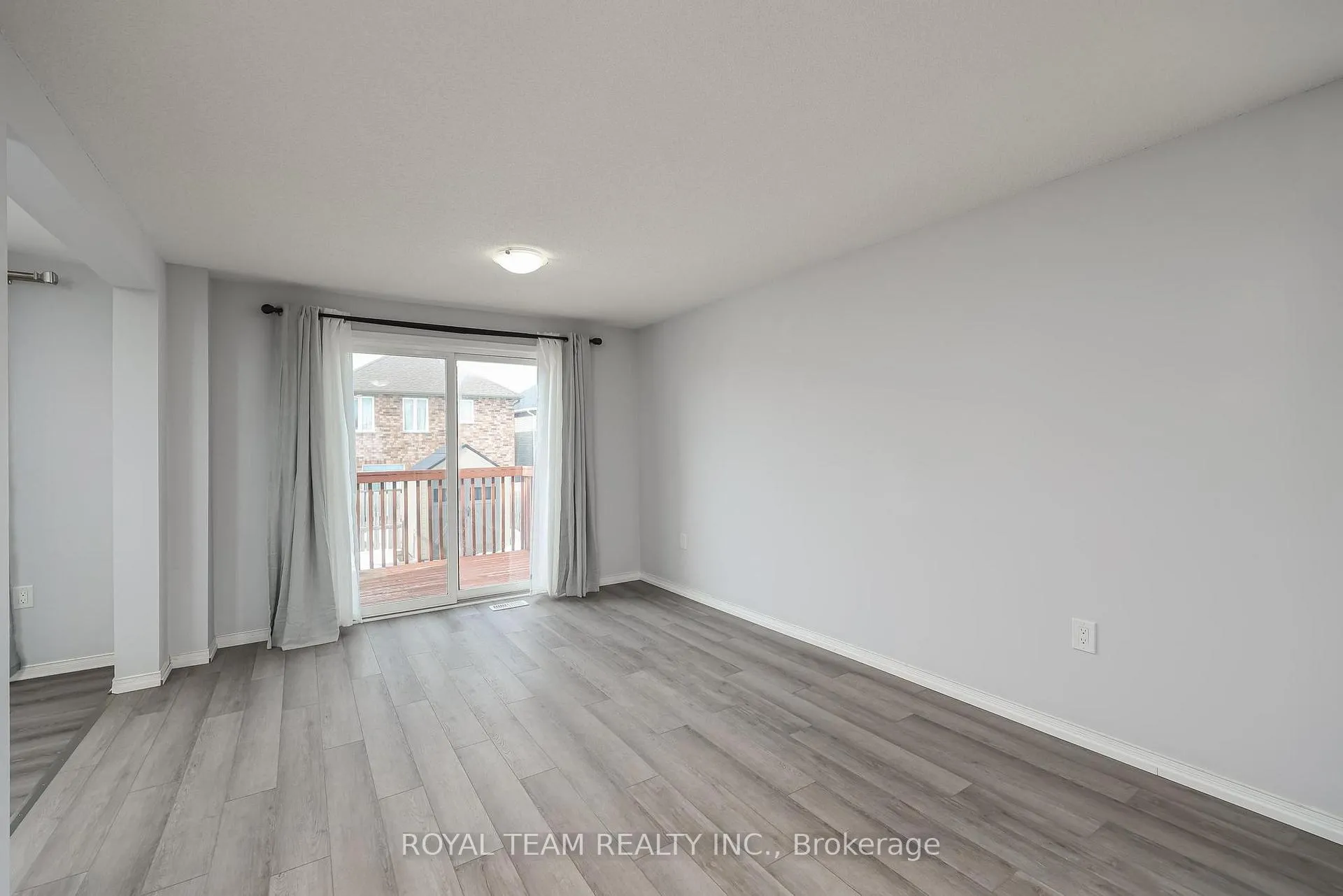 Photo 10 of 186 Madelaine Drive, Barrie, Painswick South — HOMEH