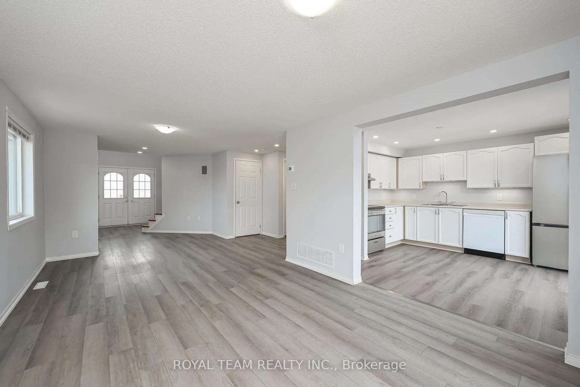 Photo 12 of 186 Madelaine Drive, Barrie, Painswick South — HOMEH